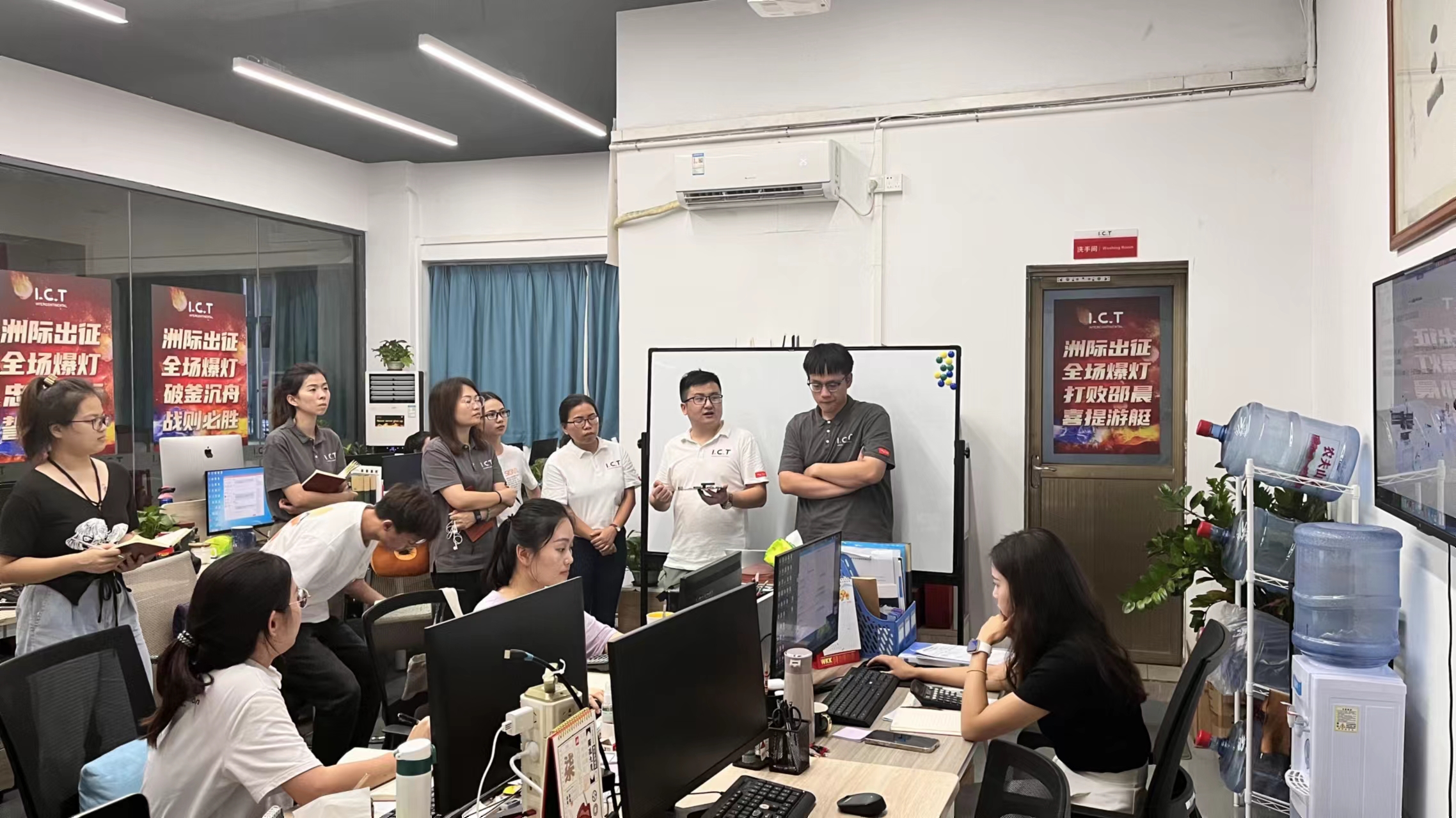 Usposabljanje IKT Linija strojev SMT